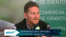 Una jeringa para vacunar 50.000 aplicaciones que parece de la Guerra de las Galaxias; con F. Díaz Offeney