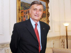 “Necesitamos darle posibilidades a la parte más dinámica de la economía Argentina que hoy es el campo”