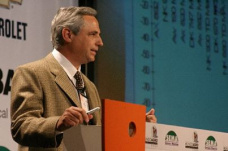 “Estamos entrando en una situación de oleaje fuerte donde no hay que apurarse a tomar decisiones”