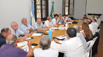 El Ministro Sarquís encabezó la Mesa Lechera bonaerense y la declaró en sesión permanente