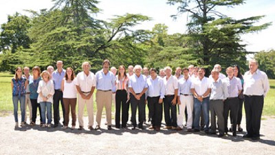 Vidal participó en la reunión de gabinete de Agroindustria y pidió no fallarles a los productores