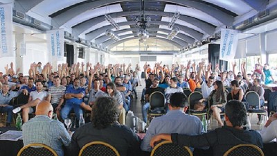 Aceiteros desafían al Gobierno y reclaman un incremento salarial del 42,5% por un año