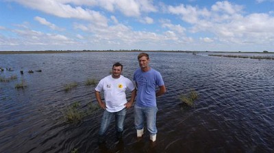 Tambos y fábricas bajo el agua por la inundación de los campos cordobeses