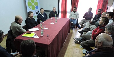 Analizaron situación lechera con productores de Adolfo Alsina y Puán
