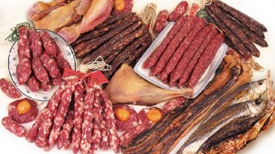 Elaboración de chacinados en San Luis