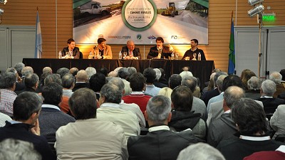 El Ministro Sarquís inauguró el primer Congreso Nacional de Caminos Rurales
