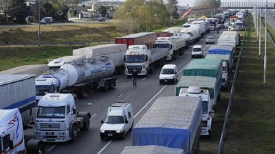 Se levantó el paro de transportistas en Rosario