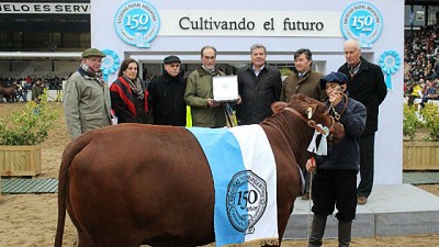 Palermo: Busso distinguió a cabañas cordobesas