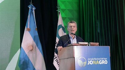 Admitió Macri la crisis frutícola y prometió acciones