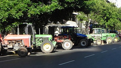 Cruces por la protesta de productores