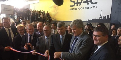 Buryaile junto a su par francés y anfitrión, inauguró la Sial París 2016
