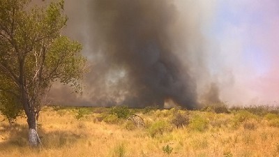 El calor y tormentas eléctricas reavivan los focos de incendios