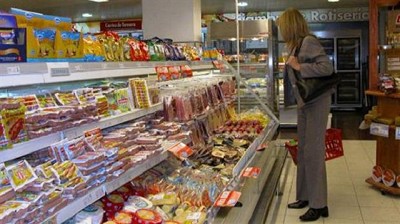 La inflación no cede: por las tarifas, los alimentos y la ropa, llegó a 2,4% en marzo