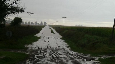Un tambo modelo cordobés lleva 16 meses aislado por el agua