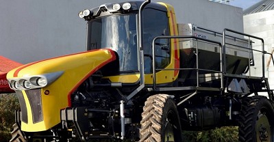 Yomel y Pulqui armaron una fertilizadora autopropulsada