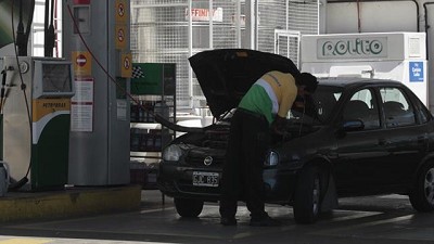 El Gobierno quiere aumentar el precio del GNC hasta el nivel de las naftas