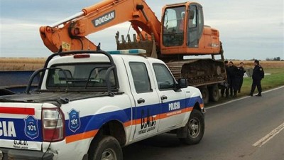 En Villegas exigen obras para drenar el agua de la inundación