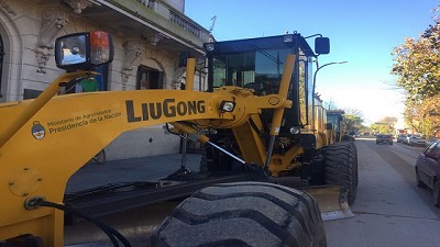 Maquinaria vial para mejorar los caminos rurales en la provincia de Buenos Aires