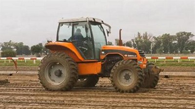 Sin trabas, creció fuerte la venta de cosechadoras y tractores importados