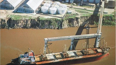 Reducen 50% en dólares los costos de operar en los puertos del Gran Rosario
