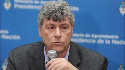 Gobierno promete paquete fiscal y pone bajo la lupa a supermercados