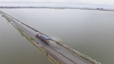 En Arias, en el sudeste cordobés, la inundación no cede y paraliza al campo