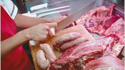 El Gobierno descarta riesgos de la importación de carne desde Brasil