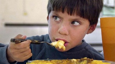 Por la mejora de ingresos y la caída de la inflación, hay 630.000 pobres menos