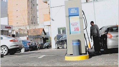 Serán seis los aumentos entre naftas, gas, luz y transporte hasta abril