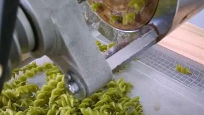 Córdoba: cómo es la primera fábrica de pastas 100% de legumbres