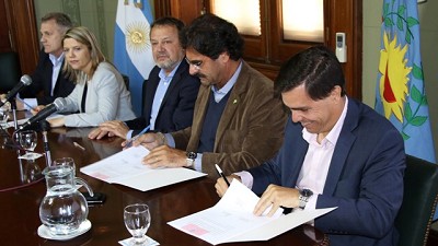 Firman convenio para mejorar la eficiencia energética y competitividad de las empresas
