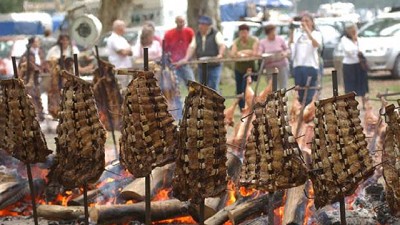 Según un informe, la Argentina produce carnes como para invitar a un asado a todo el mundo