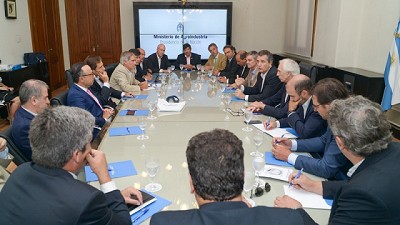 Etchevehere recibió una propuesta para la actualización de la Ley de Semillas