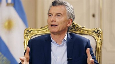 Macri firmó un megadecreto para simplificar trámites y bajar costos de producción