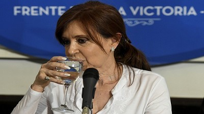 Cristina dio el visto bueno para ensayar un acercamiento al campo
