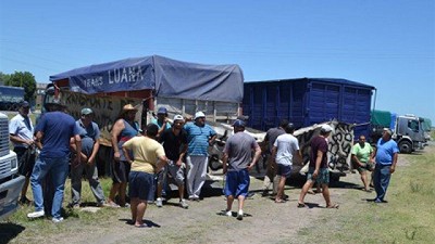 Una protesta de transportistas de granos complica el tránsito en Santa Fe