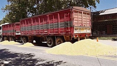 Se agravó el conflicto de los transportistas, que ya afecta la carga de buques