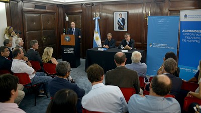 El Gobierno avanzó en una resolución sobre políticas públicas para la aplicación de fitosanitarios