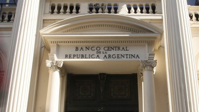 El Banco Central vendió US$413 millones y ratificó que el dólar ya no es libre