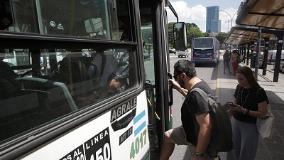Transporte y peajes, los otros incrementos que se suman a la suba del gas