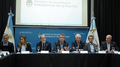 Etchevehere encabezó una nueva mesa de Competitividad Vitivinícola