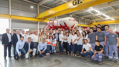 El Presidente Macri visitó la planta de Crucianelli