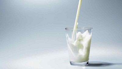 El crecimiento de los suministros globales de leche disminuye
