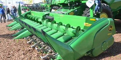 John Deere vuelve al mercado de los cabezales maiceros