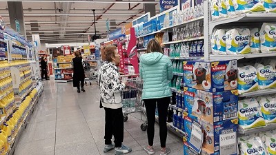 La caída del consumo limita el traslado a precios de la devaluación