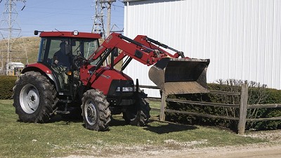 Case IH presenta los nuevos Farmall 95 con pala frontal