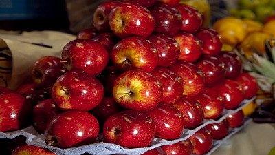 Crece la exportación de peras y manzanas a India