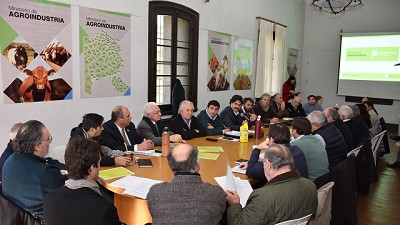 Presentan relevamiento sanitario en la Mesa de Ganados y Carnes de la Provincia