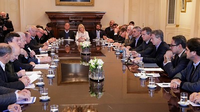 Macri y Etchevehere encabezaron una nueva Mesa de Competitividad Láctea