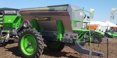Bernardín sumó la fertilizadora Proton de acero inoxidable